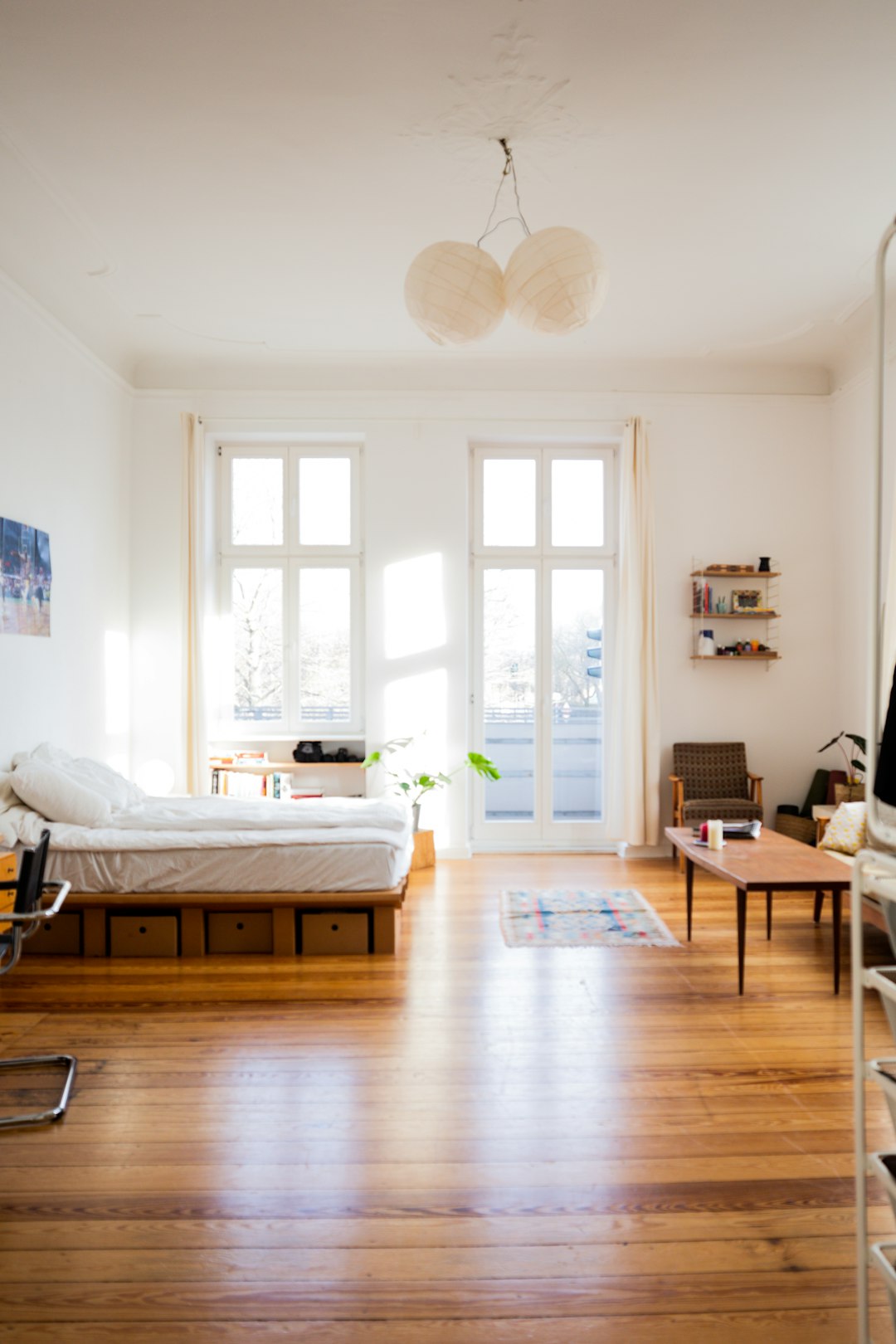 Altbau design in Berlin, Germany. Photo by Beazy cofounder @elvira.nisman
Available for rent for your next photoshoot or production via beazy.co.